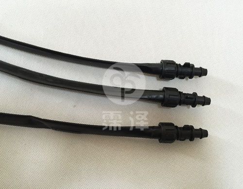 贴片滴灌带和主管连接